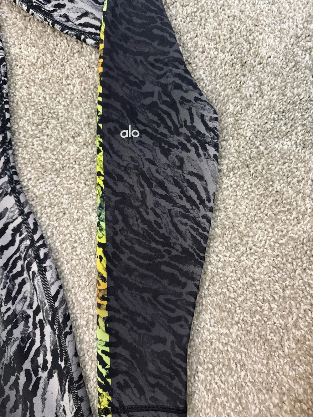 ALO Yoga Vapor High Waist Zebra Tiger Print Leggings Neon Rainbow Stripe